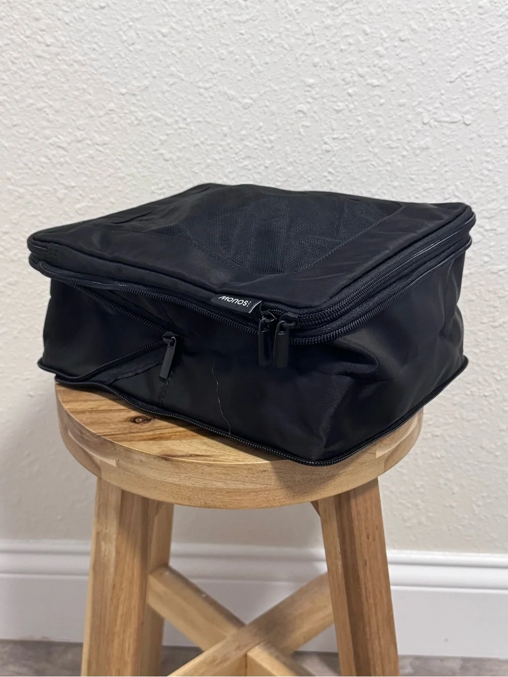 MONOS Black Compressible Packing Cubes EUC 4 Piece Set